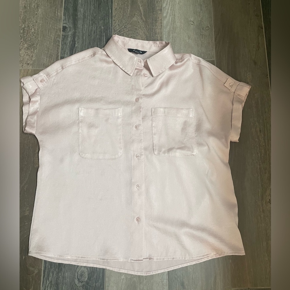 Express Blush Pink Camp Shirt. Size Small.🌸
